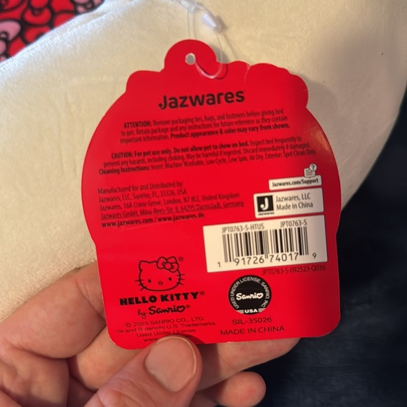 Hello kitty Sanrio jazware pet bed NWT - Picture 3 of 9